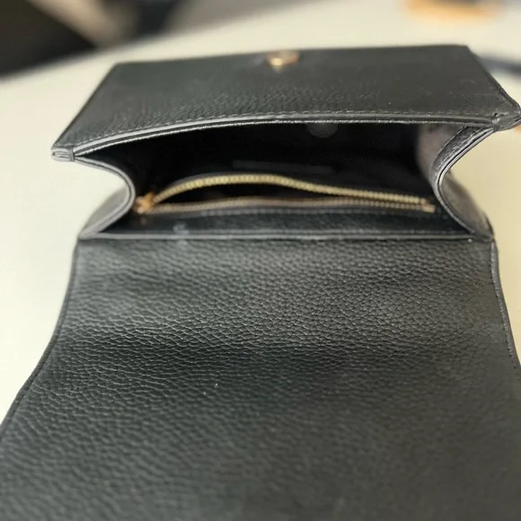 Black Leather Purse With Gold chain By Tory Burch - Picture 6 of 6